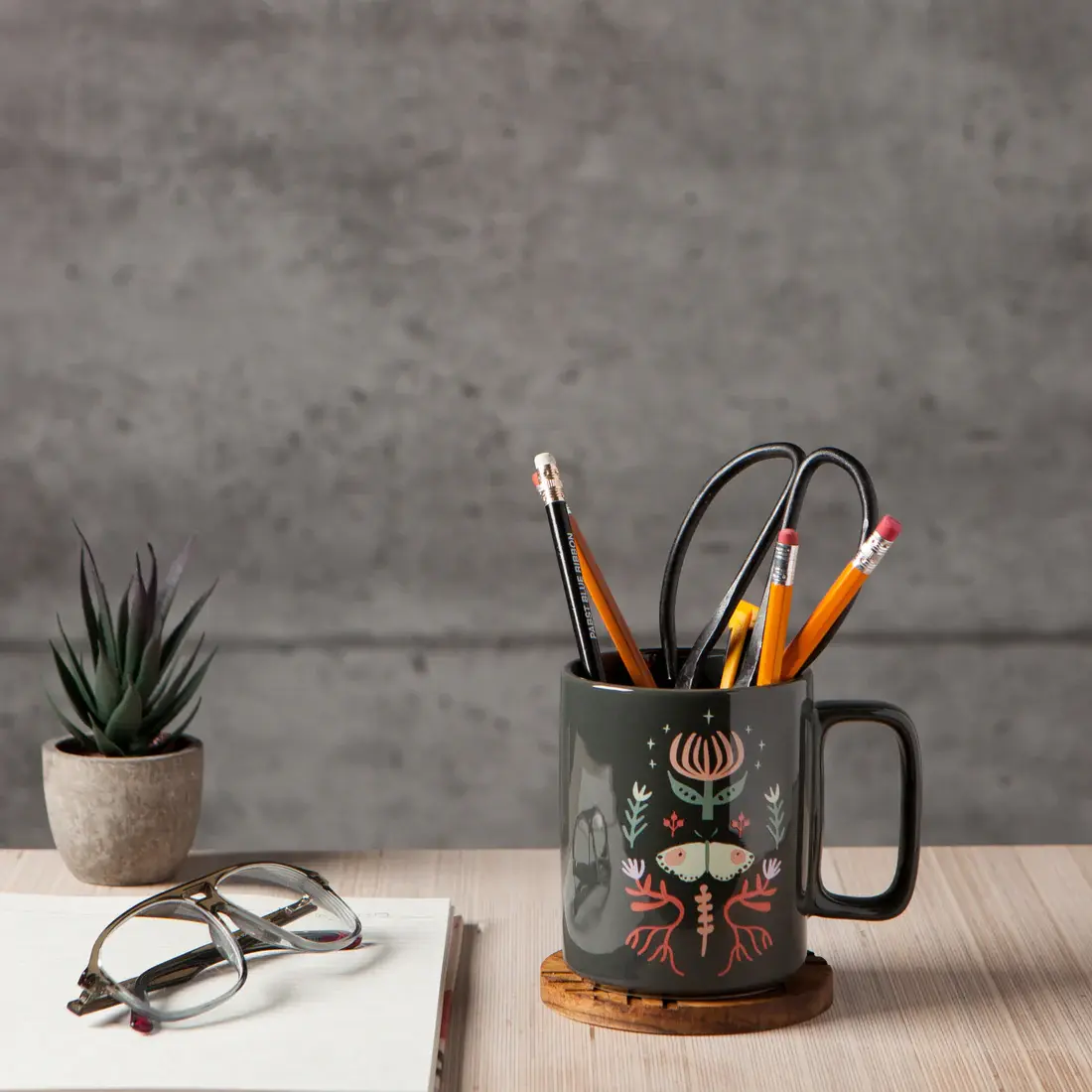 Mug Studio Far and Away