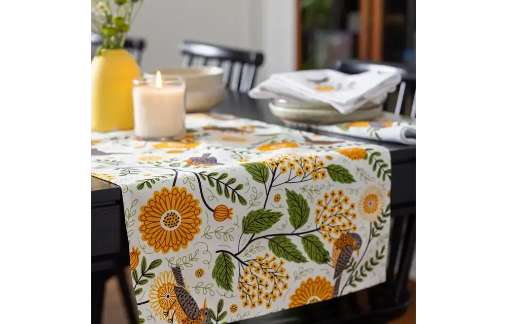 Mums + Robins Table Runner