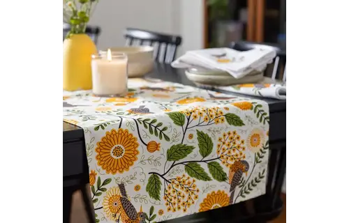 Mums + Robins Table Runner