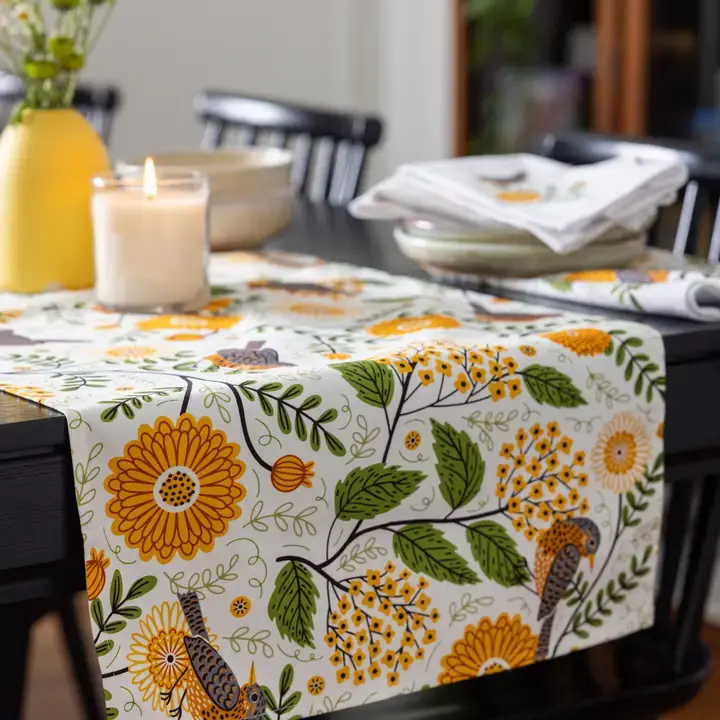 Mums + Robins Table Runner