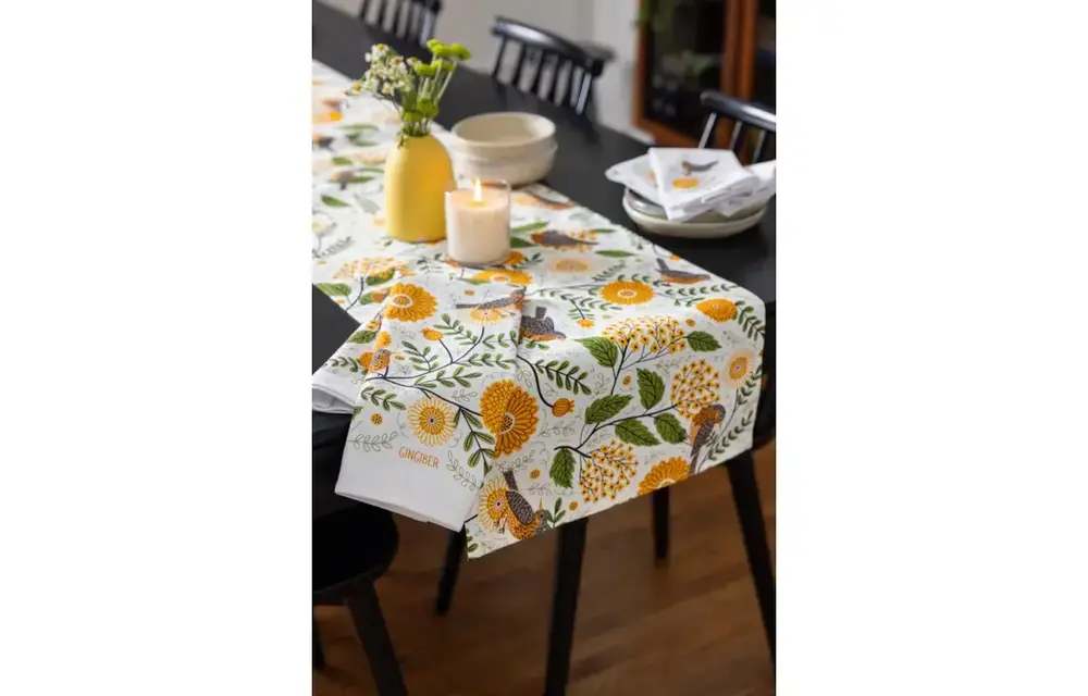 Mums + Robins Table Runner