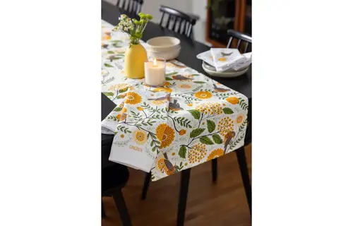 Mums + Robins Table Runner