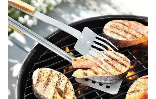 Outset Verde Claw Tongs