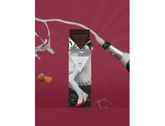 The "Blonde Bombshell" Bar (Dark Chocolate, Strawberries + Champagne)