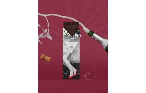 The "Blonde Bombshell" Bar (Dark Chocolate, Strawberries + Champagne)