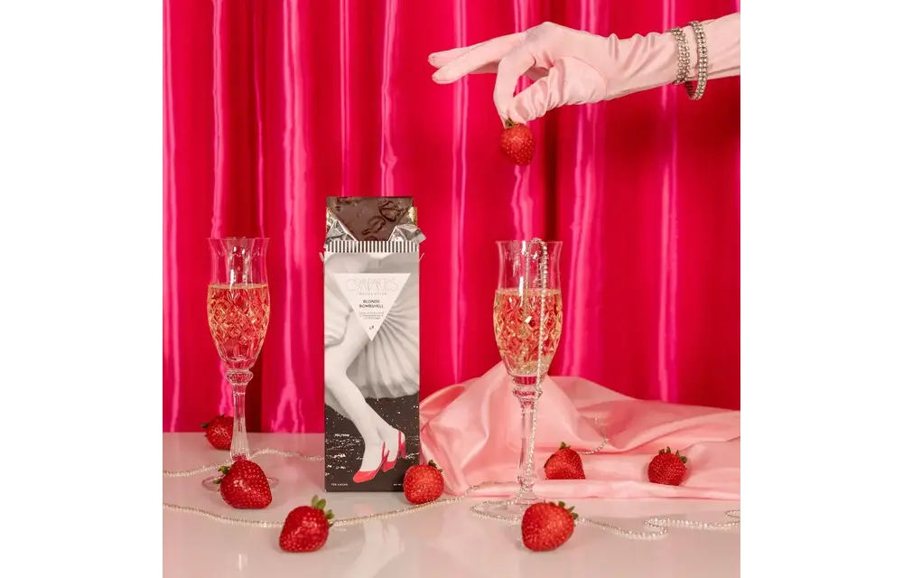 The "Blonde Bombshell" Bar (Dark Chocolate, Strawberries + Champagne)