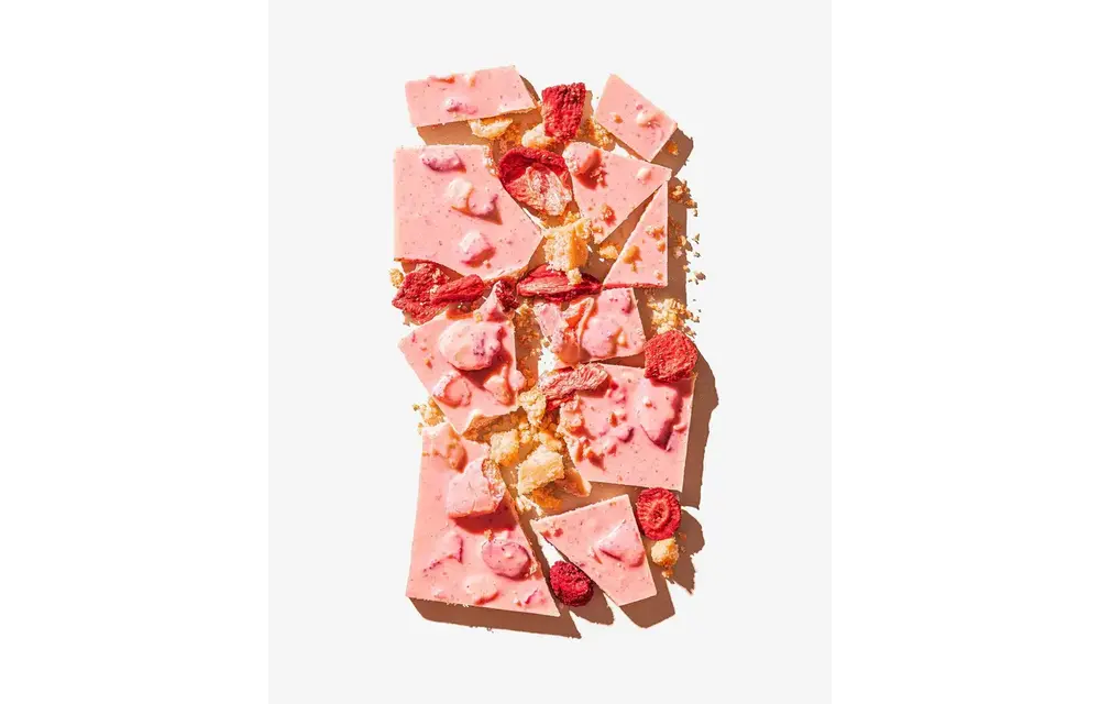 The "Strawberry Shortcake" Bar (White Chocolate, Strawberries + Shortcake