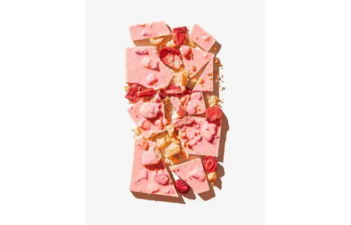 The "Strawberry Shortcake" Bar (White Chocolate, Strawberries + Shortcake