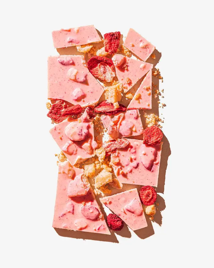 The "Strawberry Shortcake" Bar (White Chocolate, Strawberries + Shortcake