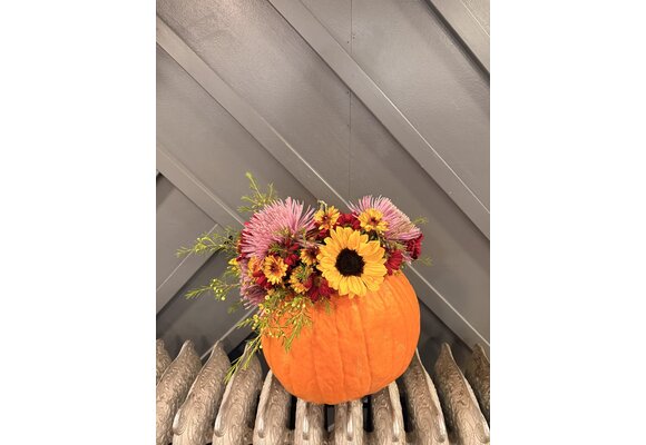 10/17/26 Floral Class: Doorstep Pumpkin Arrangment @6PM