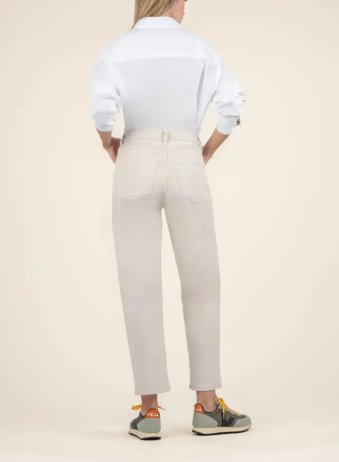 ASHLEY HR SLOUCHY BARREL