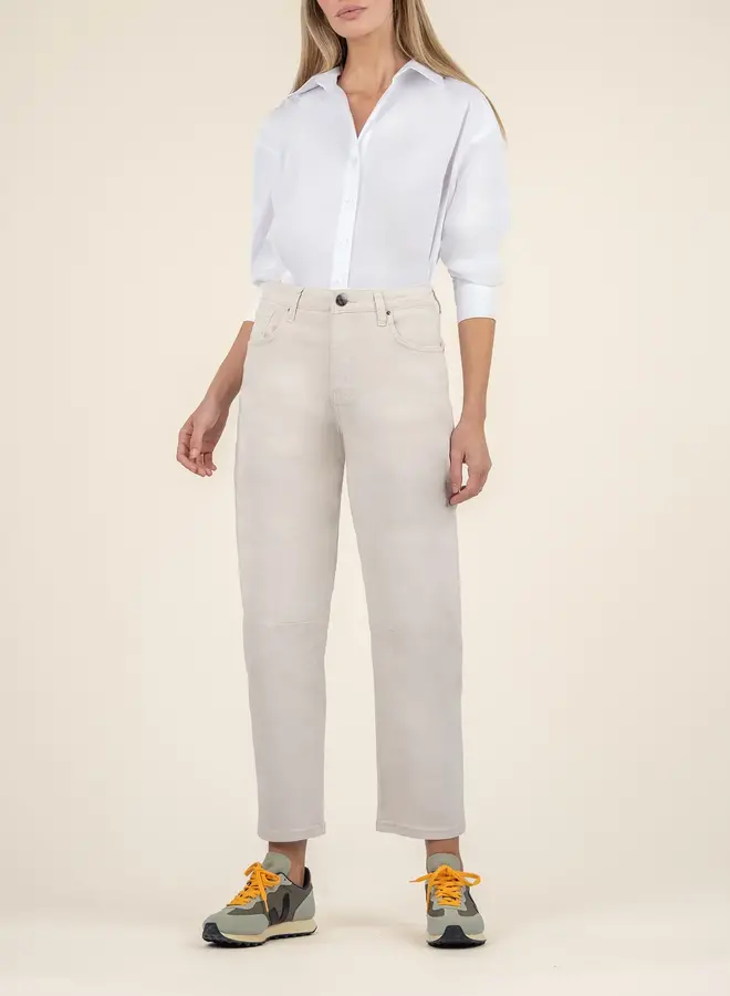 ASHLEY HR SLOUCHY BARREL