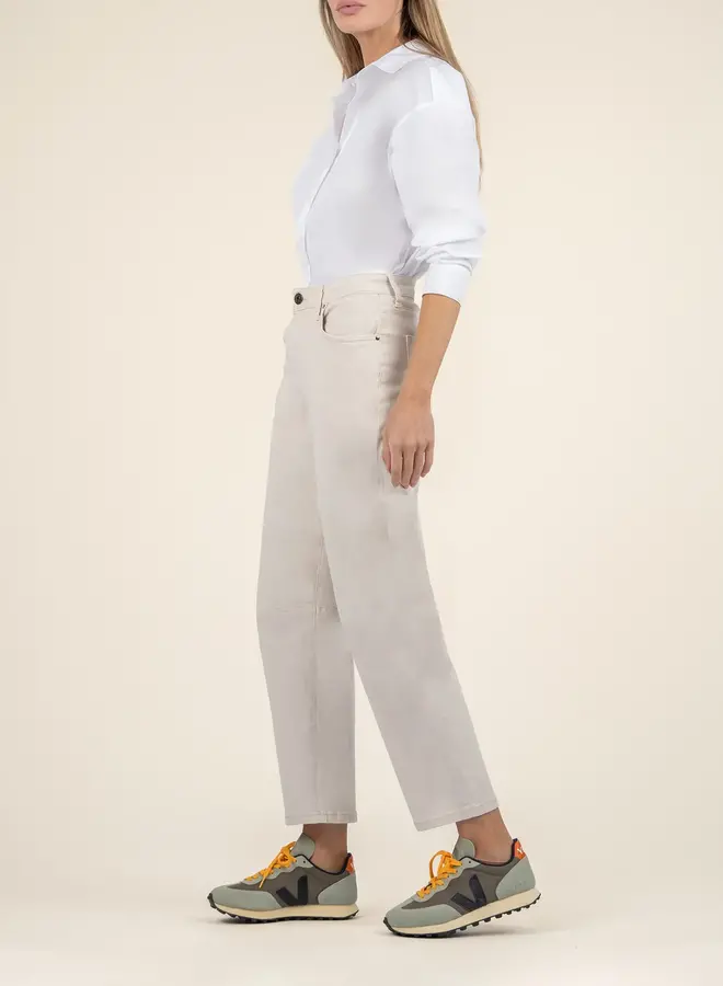 ASHLEY HR SLOUCHY BARREL