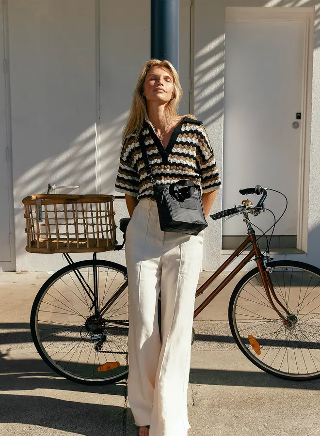 LE VOYAGEUR CROSSBODY
