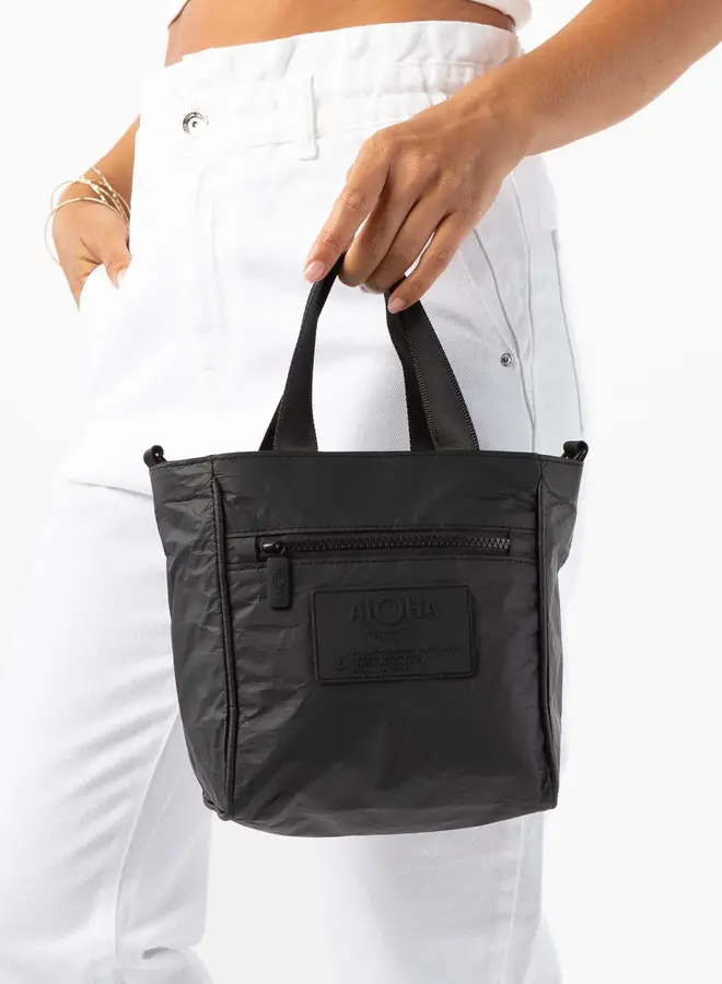 LE VOYAGEUR CROSSBODY