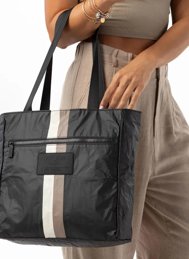 LE VOYAGEUR  GO TO TOTE