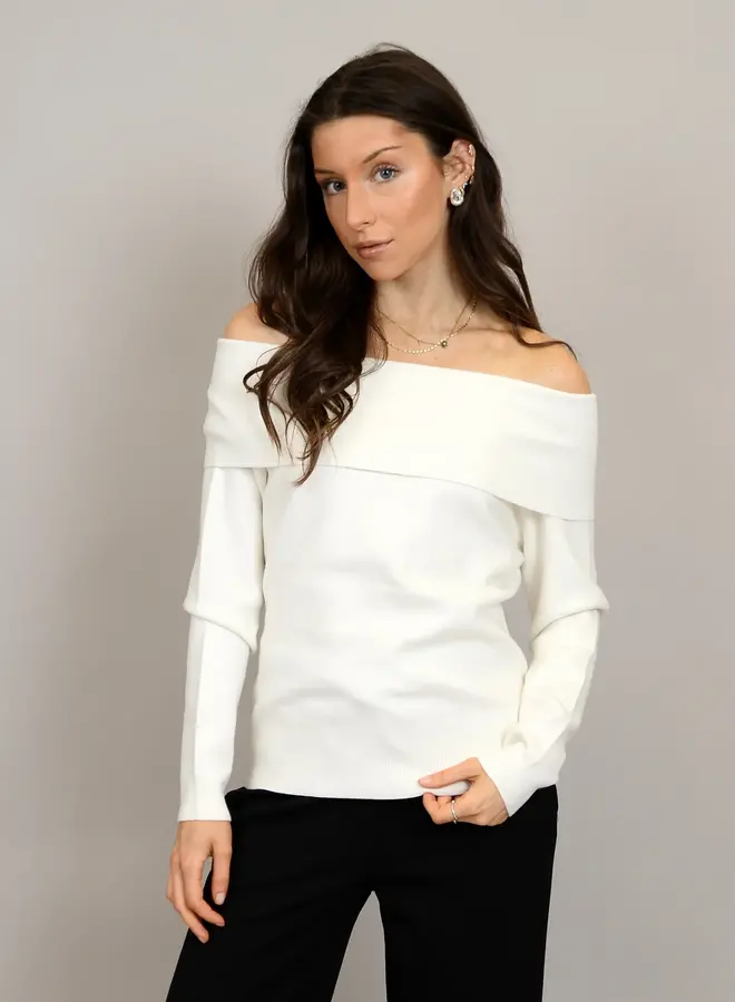 ANGELIQUE RAGLAN