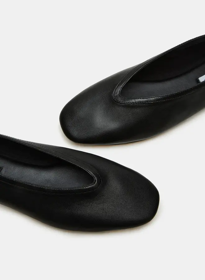 LENI LEATHER FLAT
