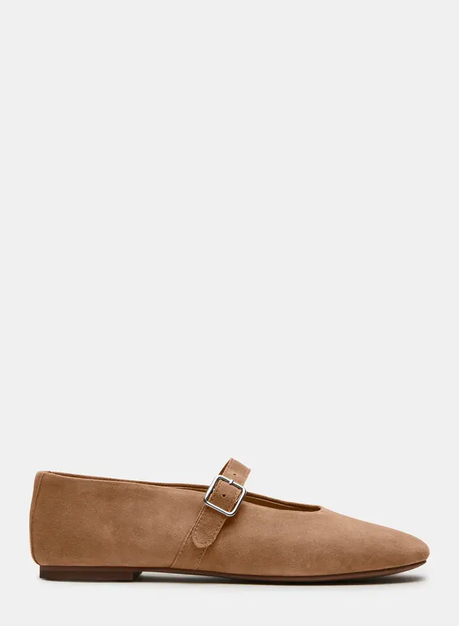 DREAMIN FLAT