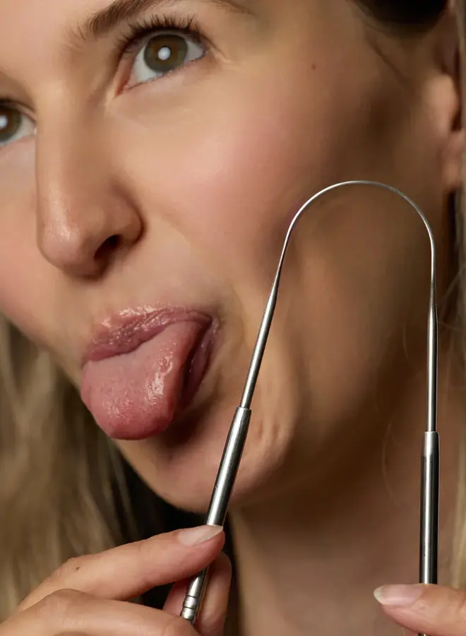 TONGUE CLEANER