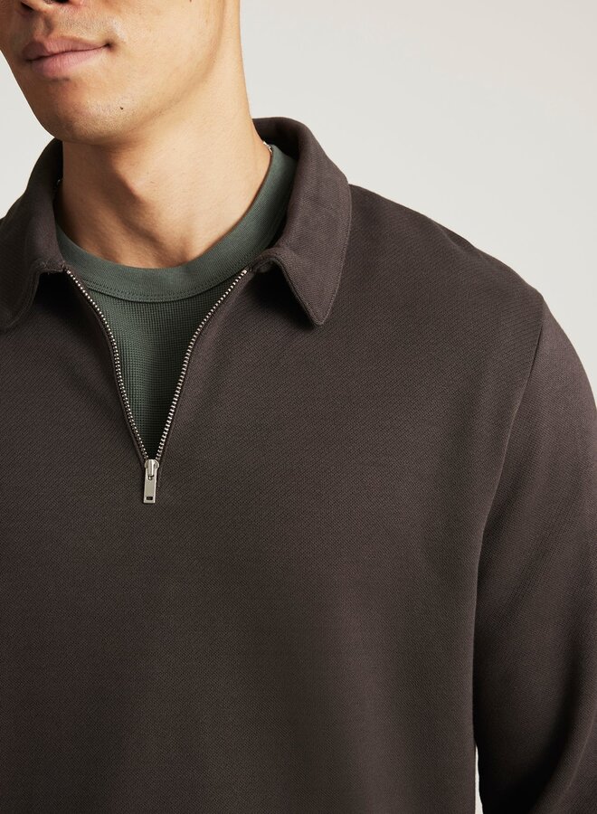 HALF ZIP SWEATSHIRT