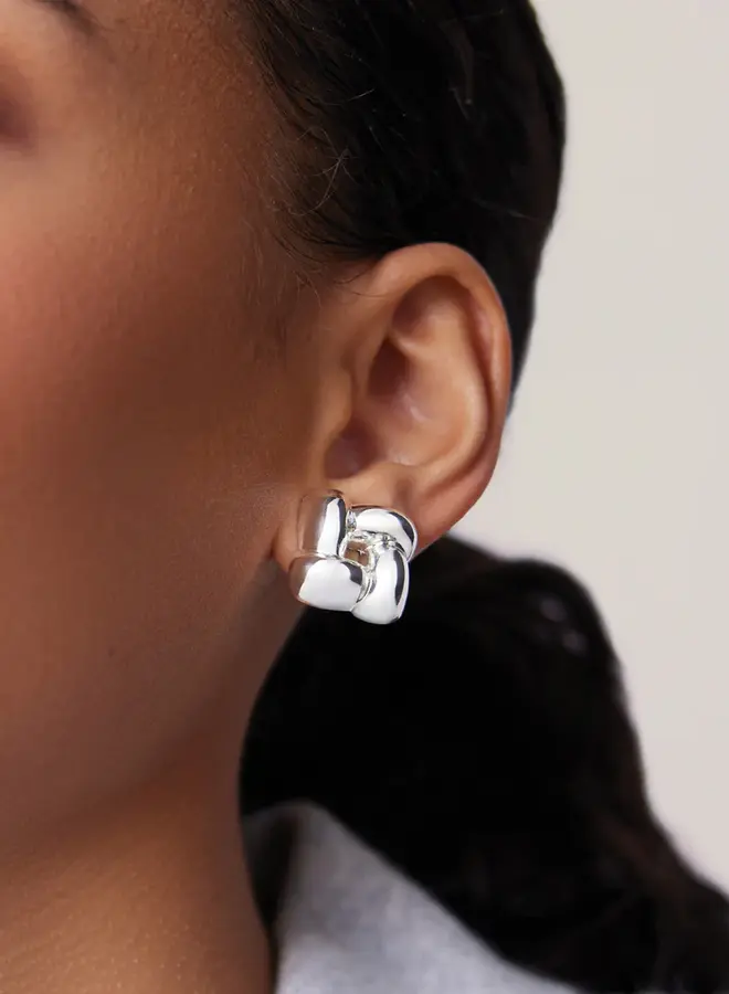 SMALL WOVEN SQUARE EARRING