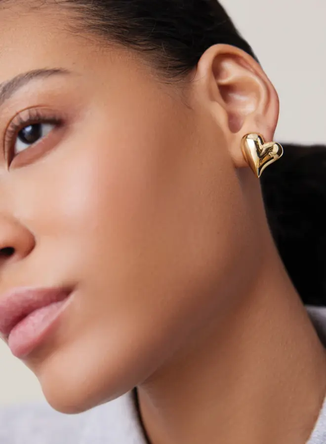 ART HEART BUTTON EARRING