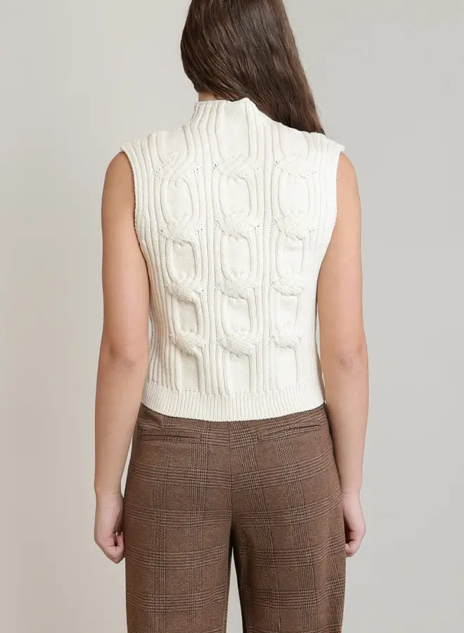 CABLE KNIT VEST