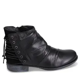 Miz Mooz Libretto