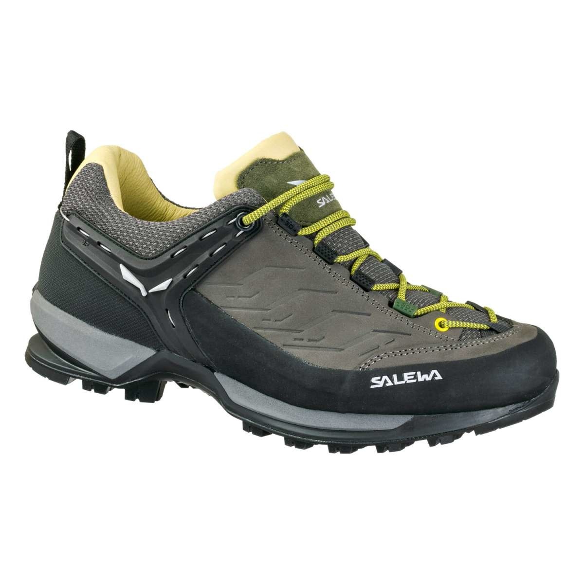 hiking shoes clearance