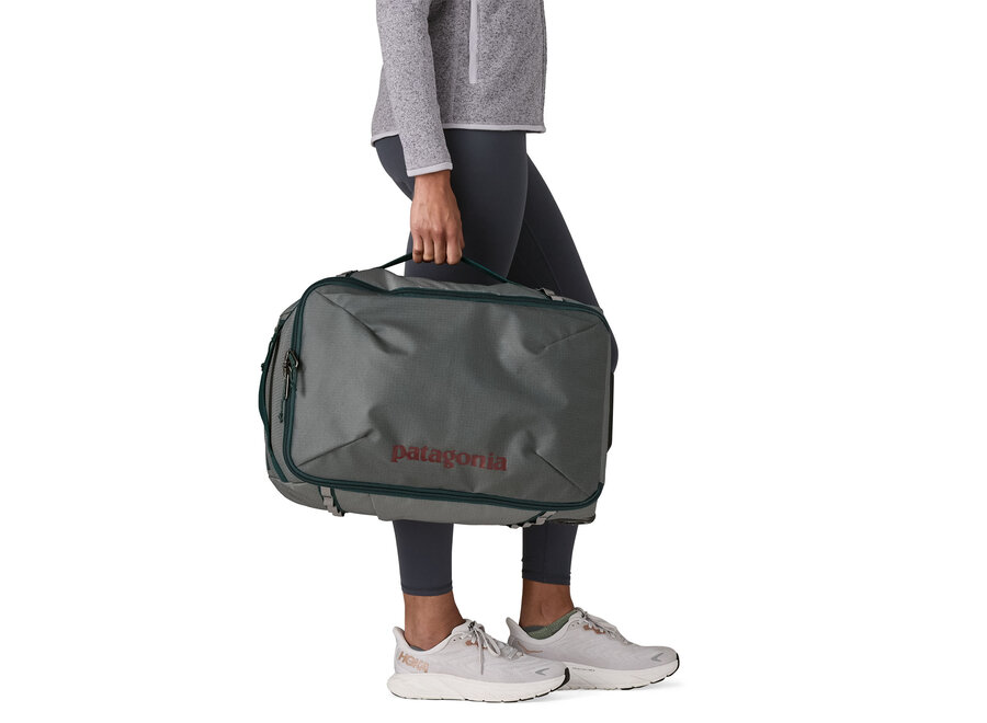 Patagonia Black Hole MLC Wheelie