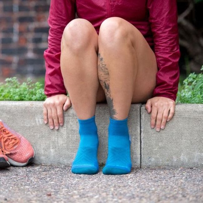 Darn Tough Women's Run 1/4 Ultra-Lightweight with Cushion