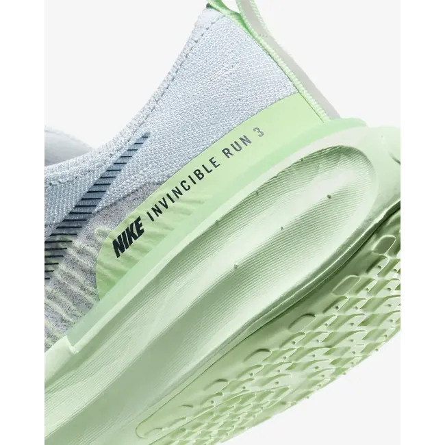 Nike Women's ZoomX Invincible Run Flyknit 3