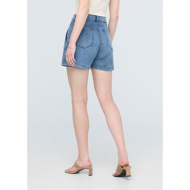 Duer Women's Performance Denim Lite Pleated Short