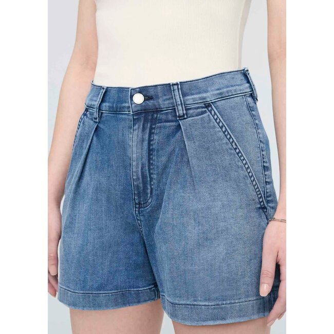 Duer Women's Performance Denim Lite Pleated Short