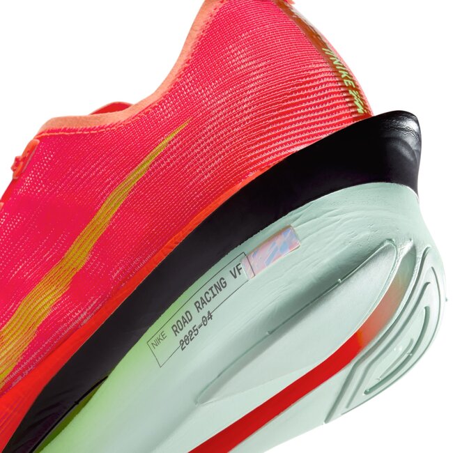 Nike Men's ZoomX Vaporfly Next% 4