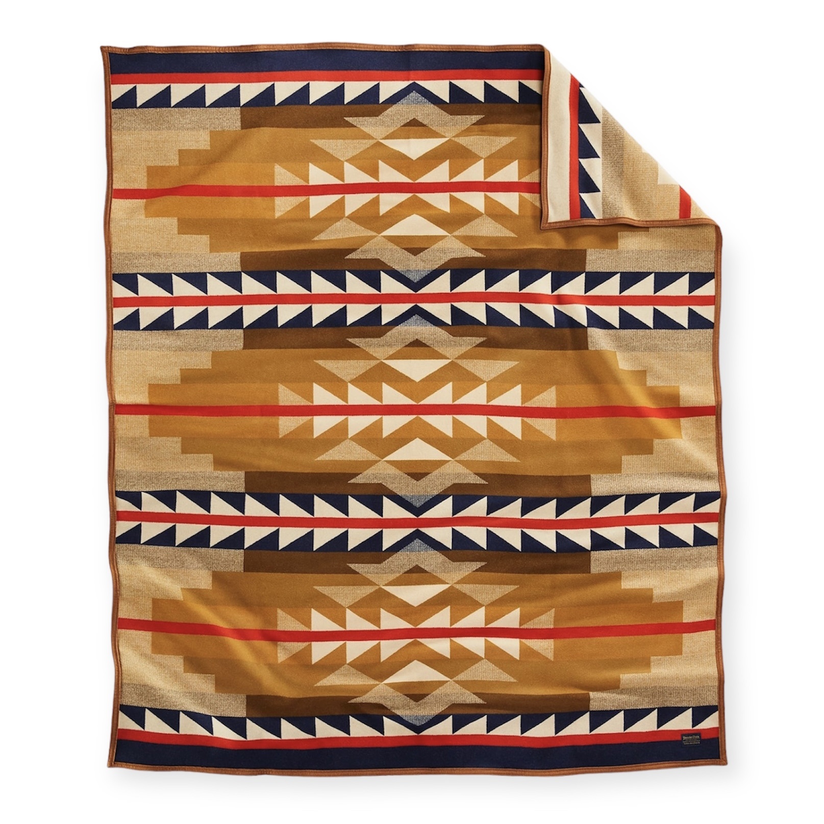 Pendleton | in Bow Jacquard Bozeman Unnapped | West Head - Medicine Head West Robe