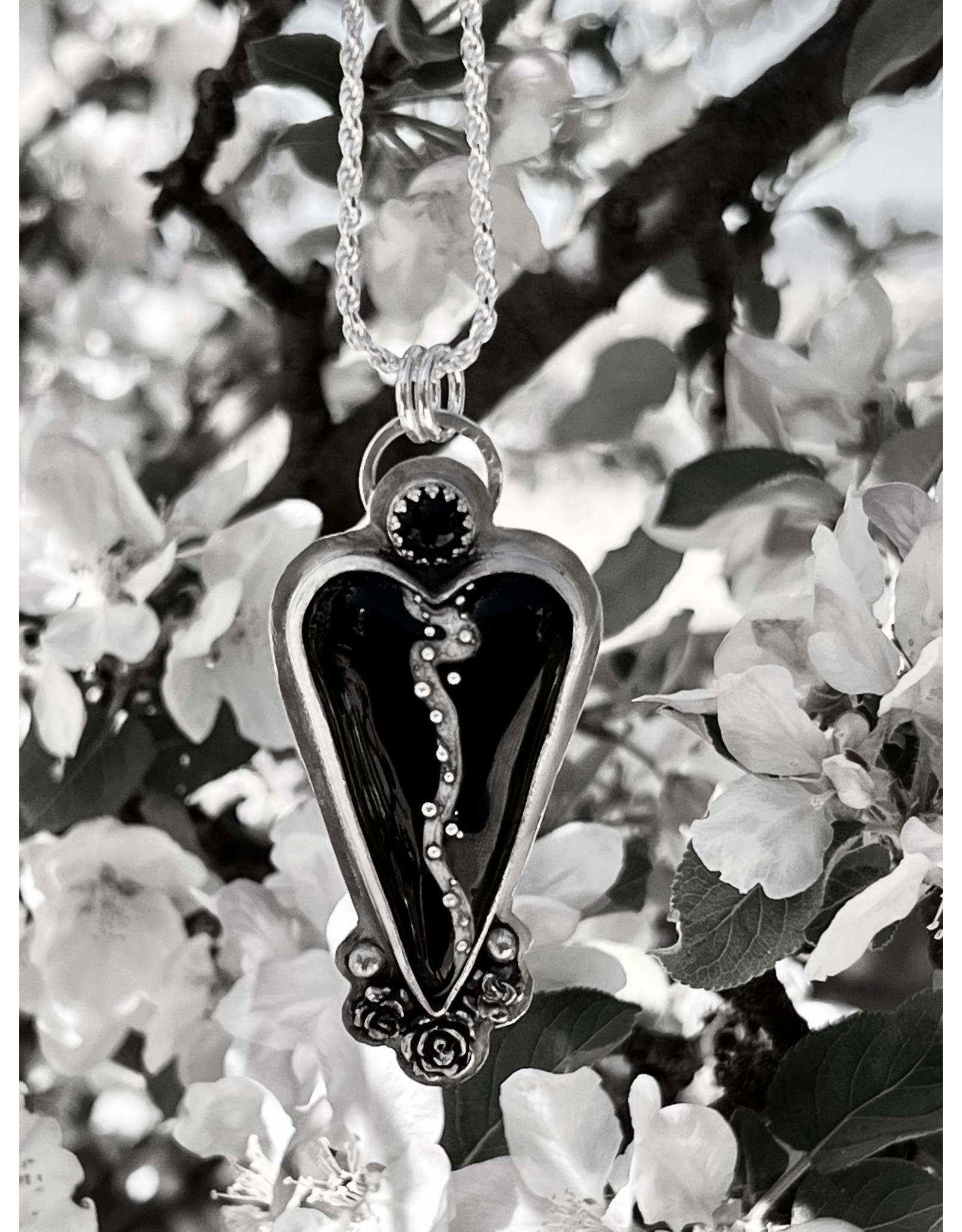 Annette Colby - Jeweler Black Heart Lampwork w/3 Roses Necklace  - Annette Colby