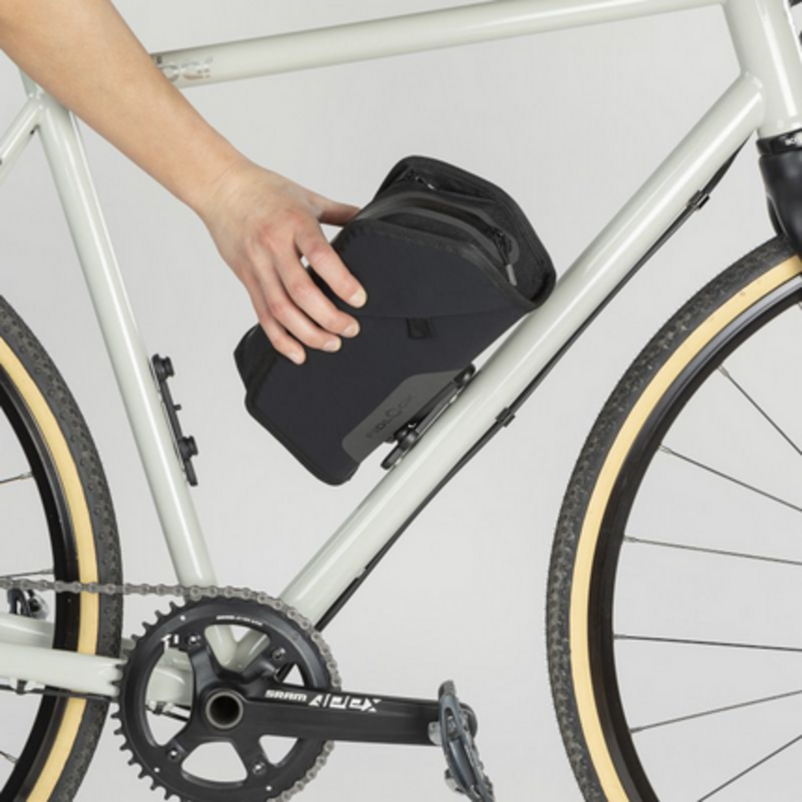 FIDLOCK TWIST ESSENTIAL BAG