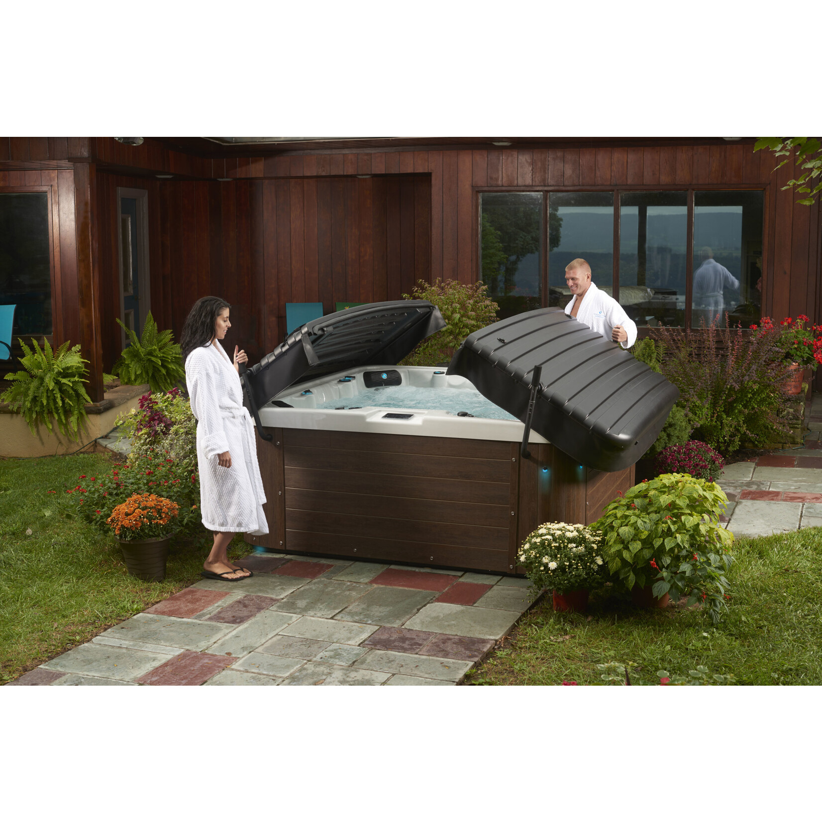STRONG SPAS SUMMIT / S40 - WITH WIFI PACKAGE andcomes with --> ( Dura-shield hard cover, Dura-base, water columns LED lights, exterior cabinet led's led cup holders, spatouch full color touch screen