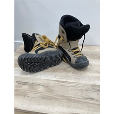 Osin Used Snowboard Boots Osin size 5.5 (Old Rental Stock)