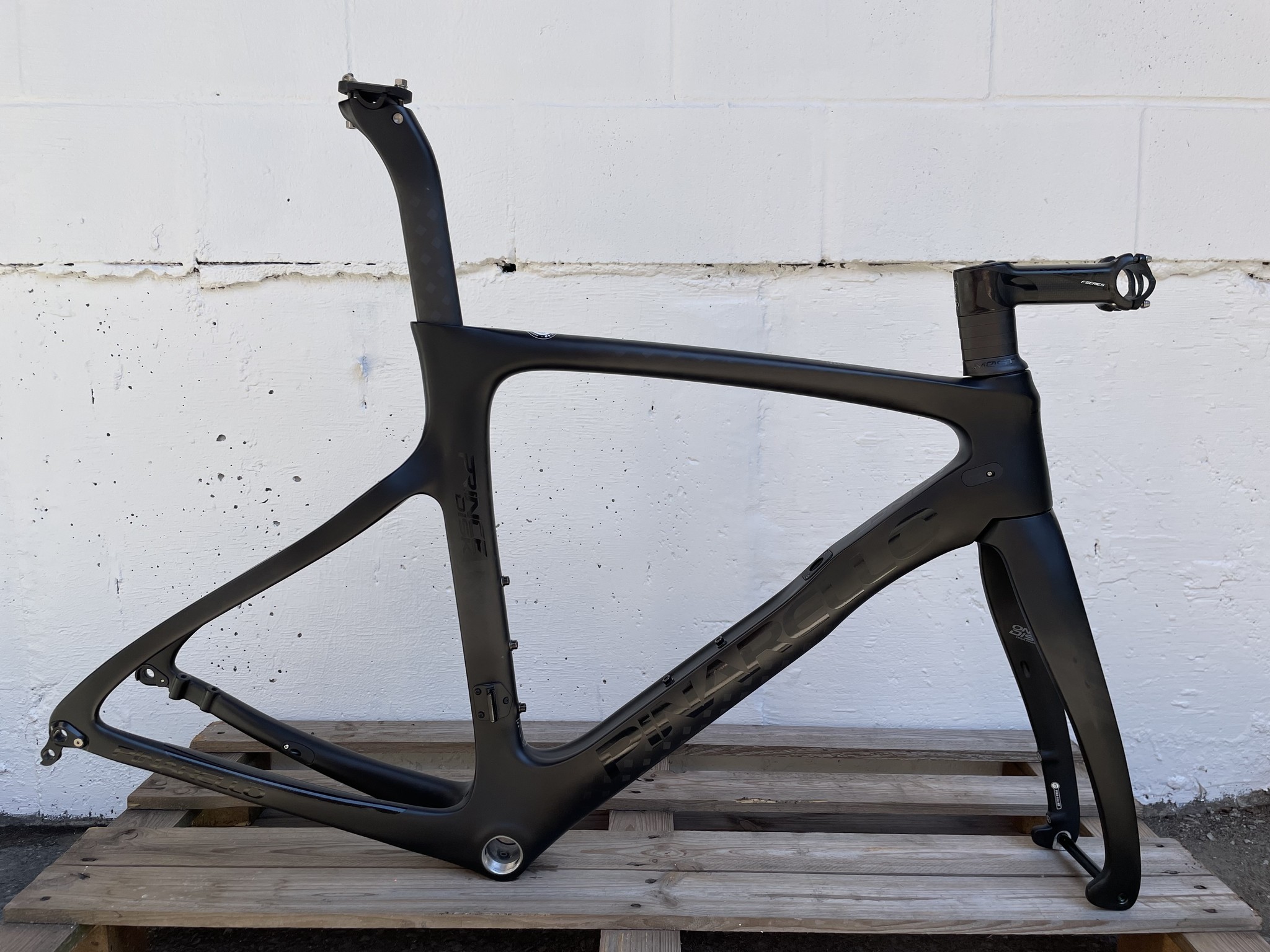 pinarello prince disc frameset