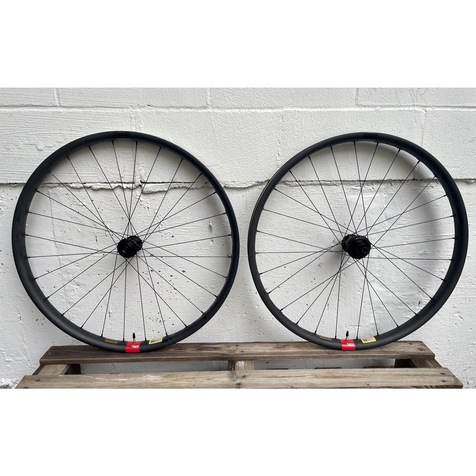 Santa Cruz Santa Cruz Reserve 37  29er Wheelset - I9 - Boost - MicroSpline