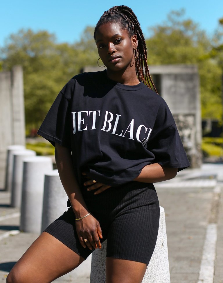 BRUNETTE THE LABEL JET BLACK SERIF BOXY TEE