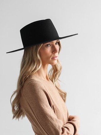 GIGI PIP DAKOTA TRIANGLE CROWN GIGI PIP DAKOTA TRIANGLE CROWN