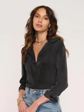 HEARTLOOM LORRAINE TOP IN BLACK HEARTLOOM LORRAINE TOP IN BLACK