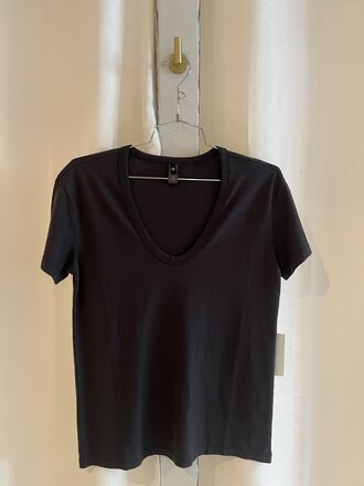 AG ADRIANO GOLDSCHMIED JAGGER RELAXED U NECK AG ADRIANO GOLDSCHMIED JAGGER RELAXED U NECK