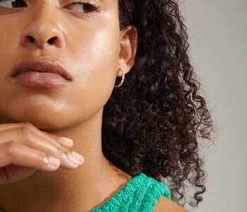 Ezo Twisted Crystal Hoops