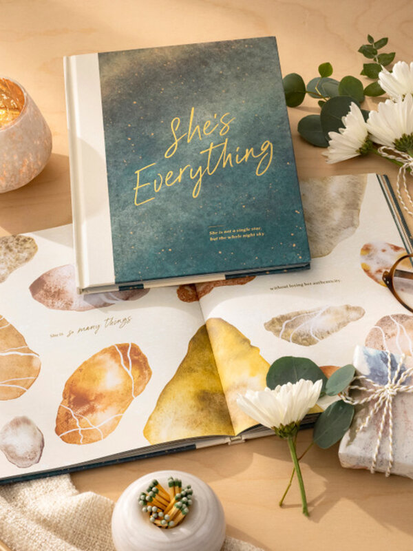 Compendium She's Everything Book