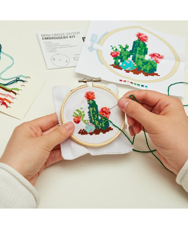 KIKKERLAND Cactus Mini Cross Stitch Kit